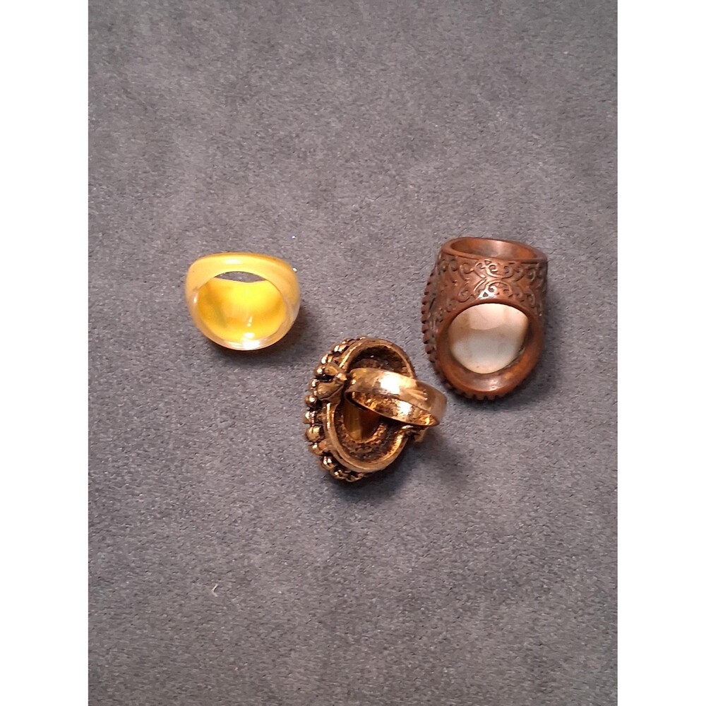Vintage Lucite Rings (3) Inclusion & MOP Style - Picture 5 of 5